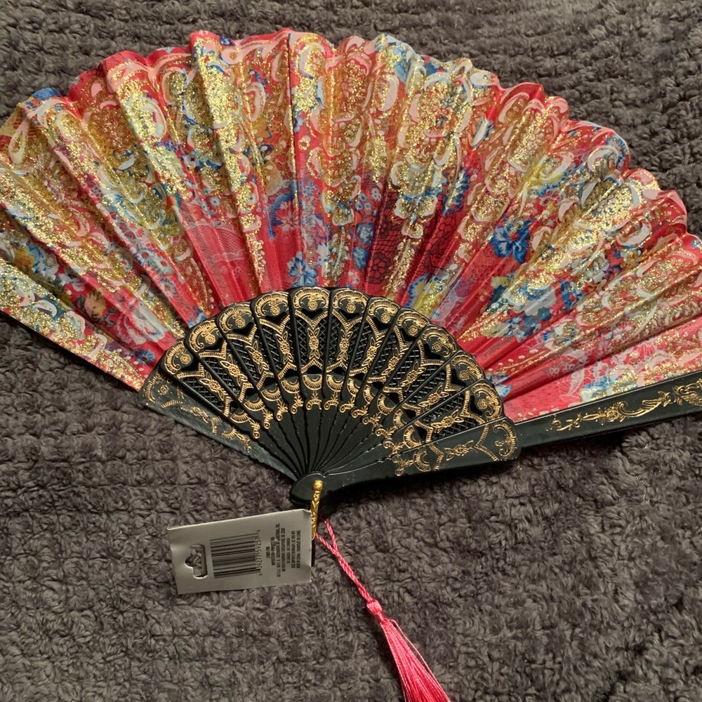 Accordion Hand Held Fabric Fan, NWT, Dark pink